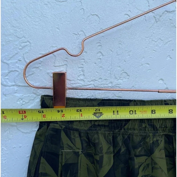 Lulu Lemon Mens Athletica Pace Breaker Lined Geometric Short Green Sz Medium - Picture 2 of 16